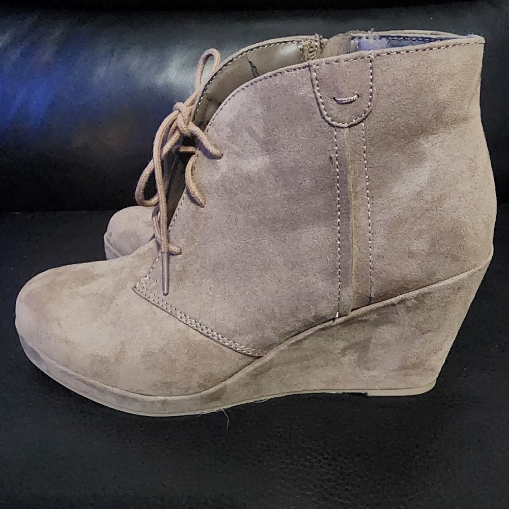 Women's Tan Suede Ankle Boots